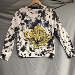 Deaf leopard extra small sweatshirt, white gray spotted PTP 19 length 20 1/2